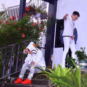 老师浴室喂我奶乳脱她胸罩视频
